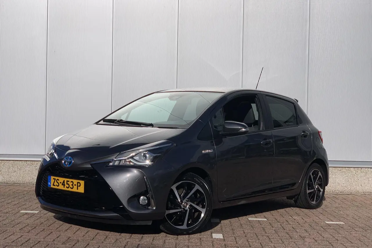 Toyota Yaris 1.5 Hybrid Executive 2019, foto 1