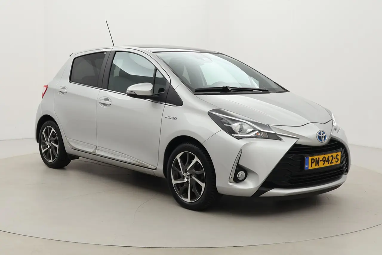 Toyota Yaris 1.5 Hybrid Premium 2017, foto 1