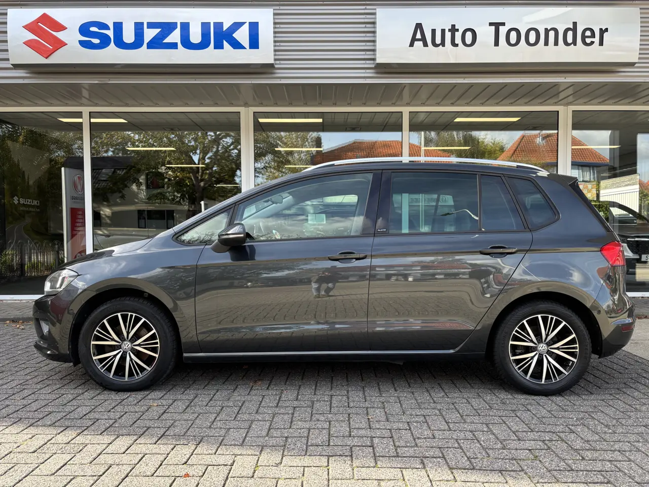 Volkswagen Golf Sportsvan Automaat 1.4 TSI Connected Series 2016, foto 1