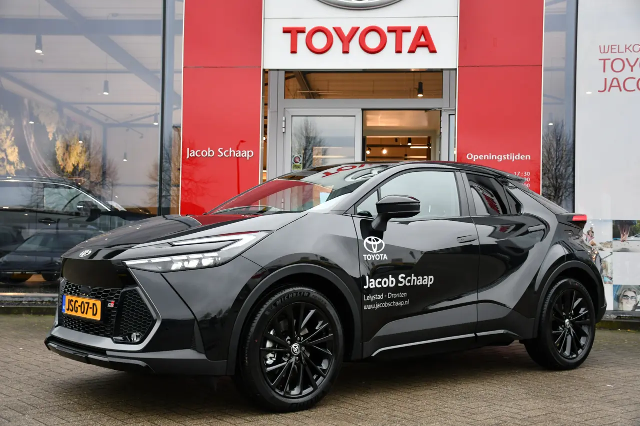 Toyota C-HR 2.0 Plug-In Hybrid 220 Black Edition Automaat 223Pk 2026, foto 1