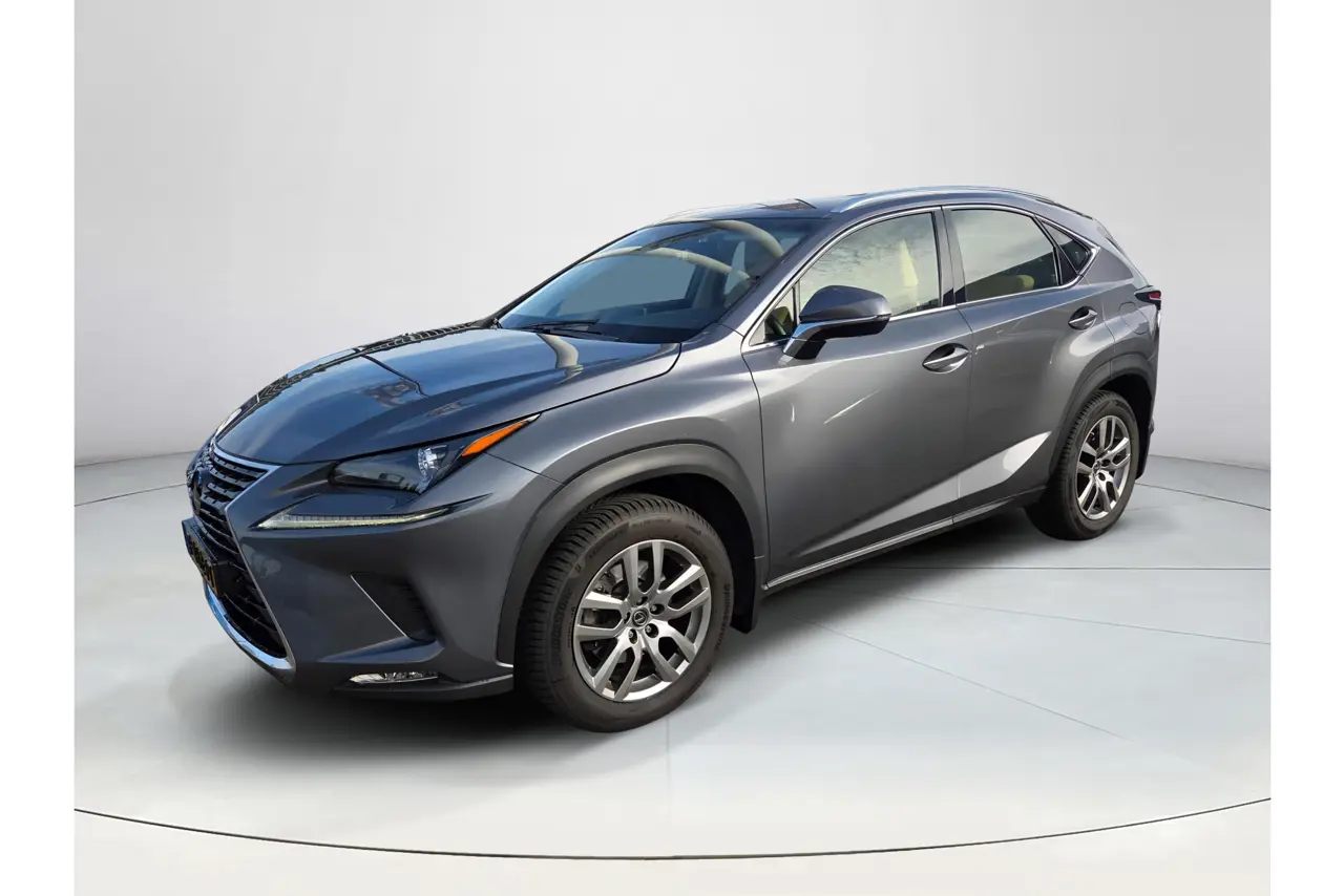 Lexus NX 300H AWD Business-Line 2018, foto 1