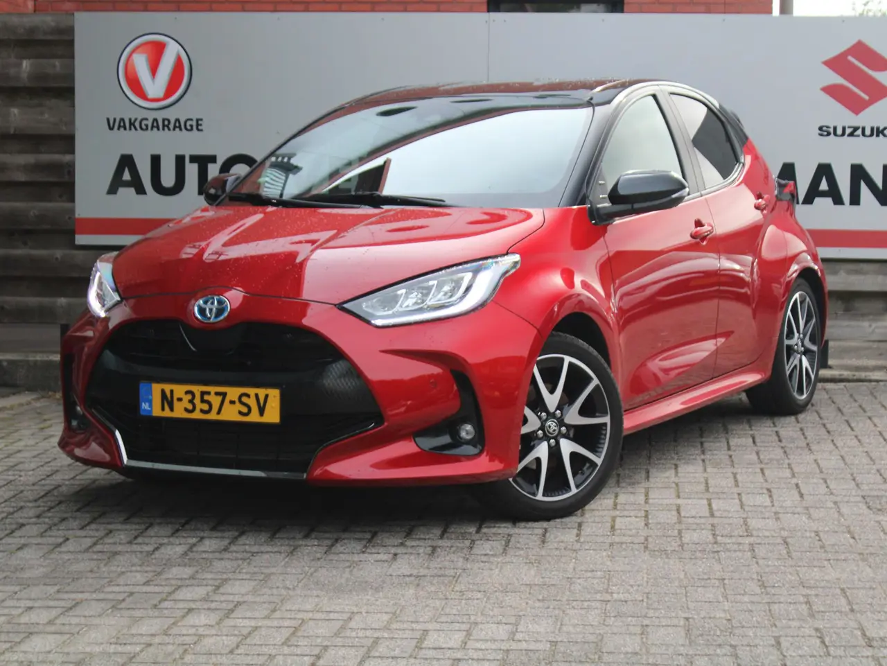 Toyota Yaris 1.5 Hybrid Executive 2022, foto 1