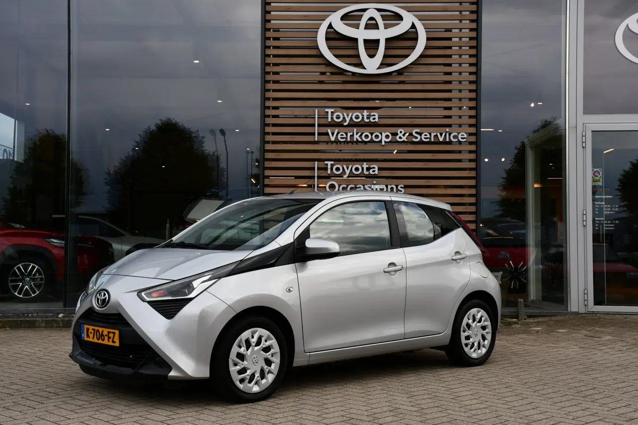 Toyota Aygo 1.0 Vv X-Play 5-Deurs 73Pk 2020, foto 1
