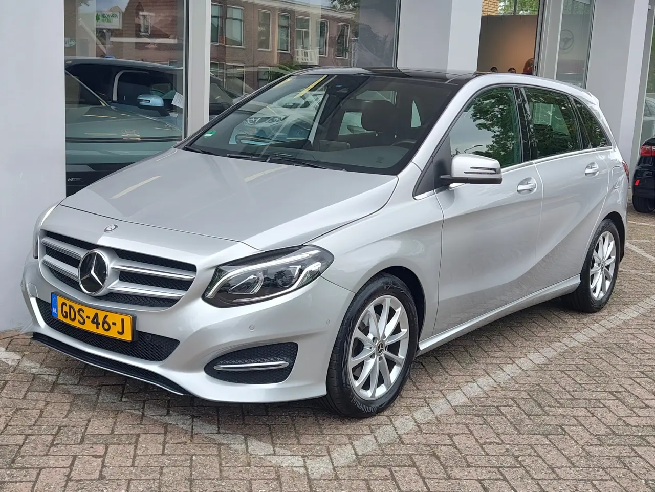 Mercedes-Benz B-Klasse 200 Prestige Automaat 2015, foto 1