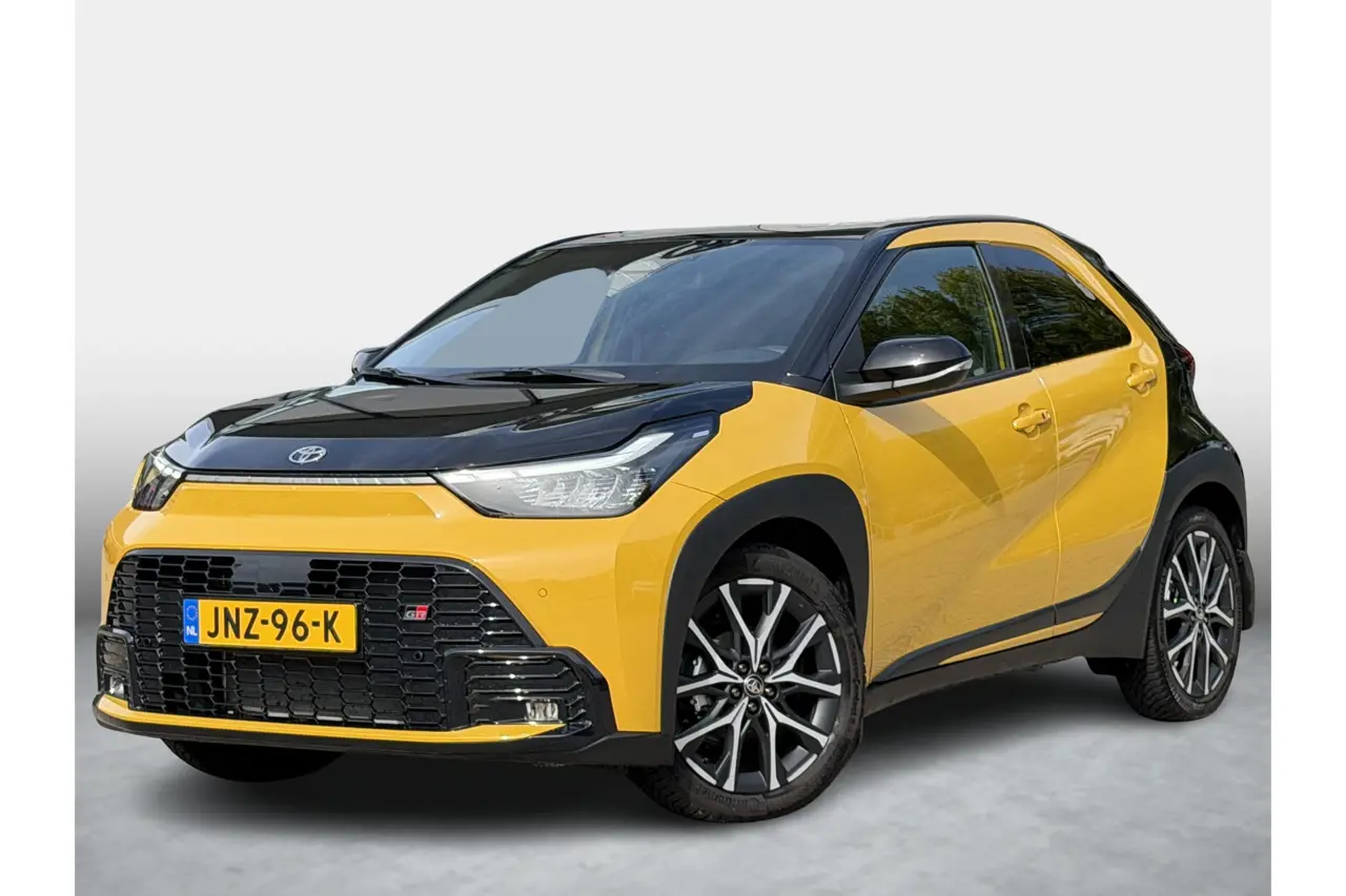 Toyota Aygo X Hybrid 115 Gr Sport All Season Banden Spatlappen 2025, foto 1