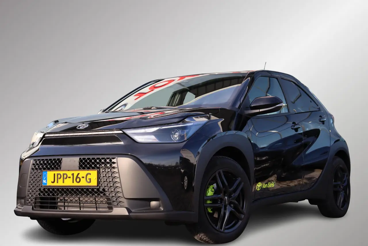 Toyota Aygo X Hybrid 115 Play Green, Lm Velgen, Getinte Ramen, 2025, foto 1