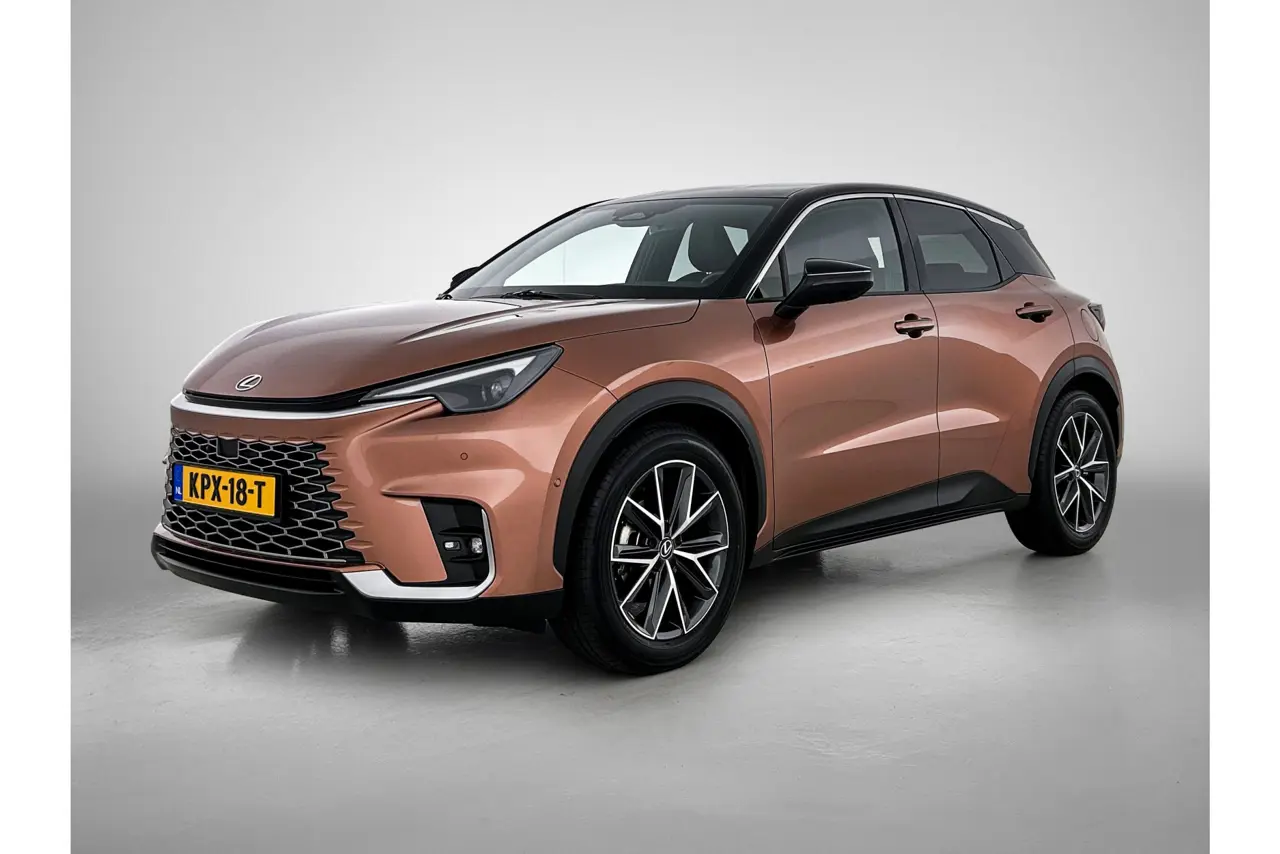 Lexus LBX Cool AWD 2024, foto 1