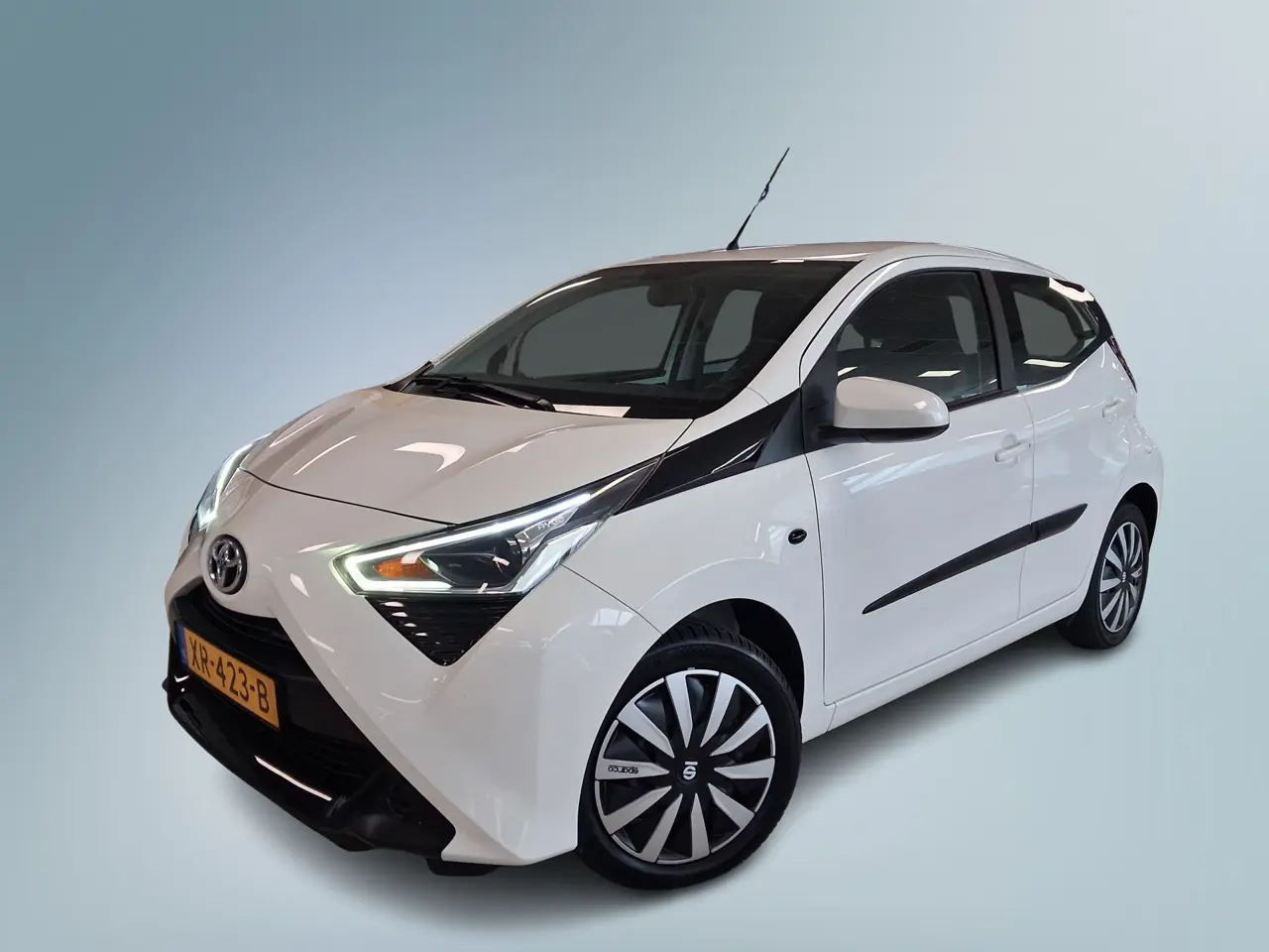 Toyota Aygo 1.0 VVT-i X-Play 2019, foto 1