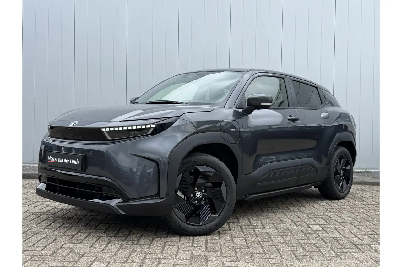 Toyota Urban Cruiser Dynamic 61 kWh Voorraad Nieuw 2025, foto 1