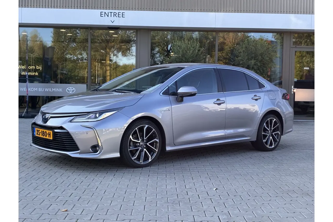 Toyota Corolla 1.8 Hybrid Executive 2019, foto 1