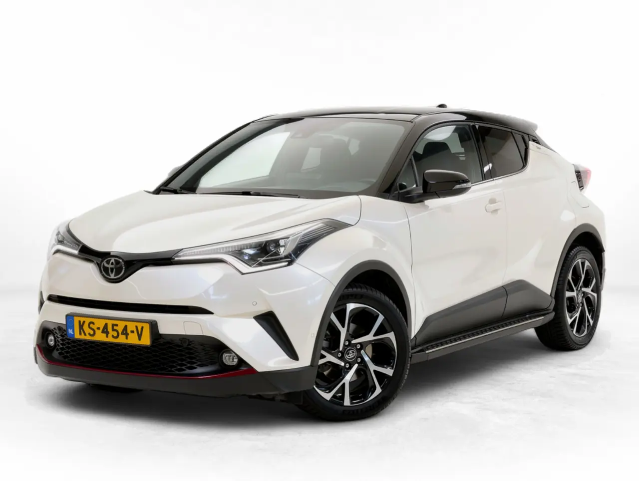 Toyota C-HR 1.2 Bi-Tone Plus 2016, foto 1