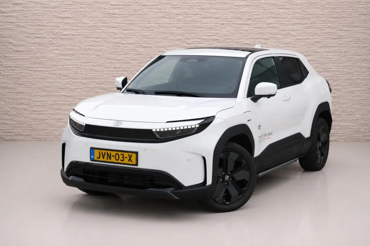 Toyota Urban Cruiser 61,1 kWh Executive Automaat 2026, foto 1