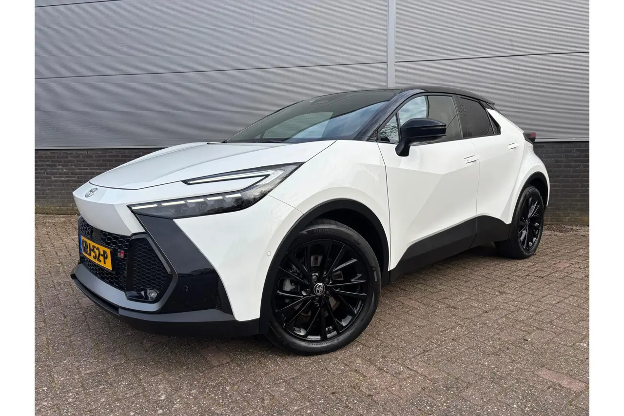 Toyota C-HR 2.0 Plug-In Hybrid 220 Gr Sport Plus 2024, foto 1