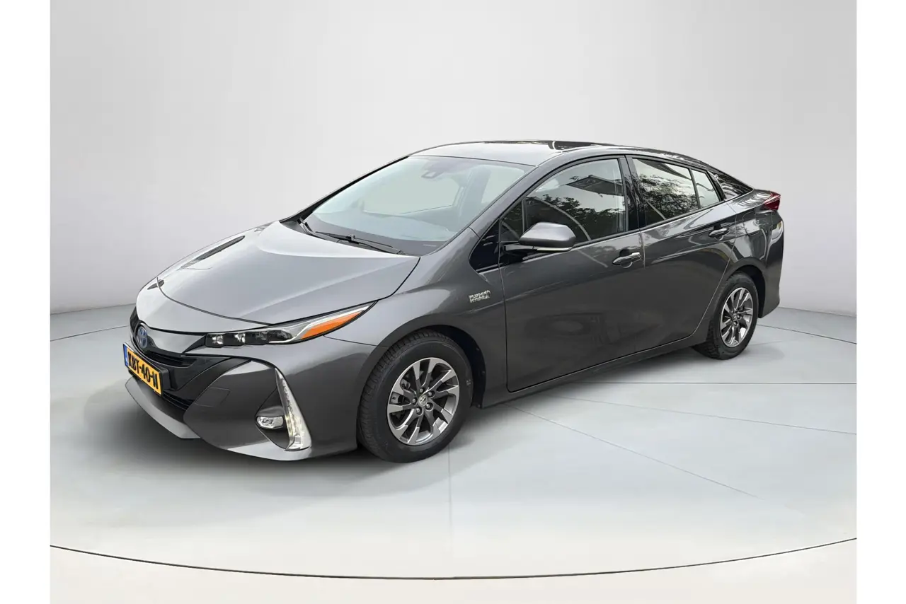 Toyota Prius 1.8 Plug-In Dynamic 2019, foto 1