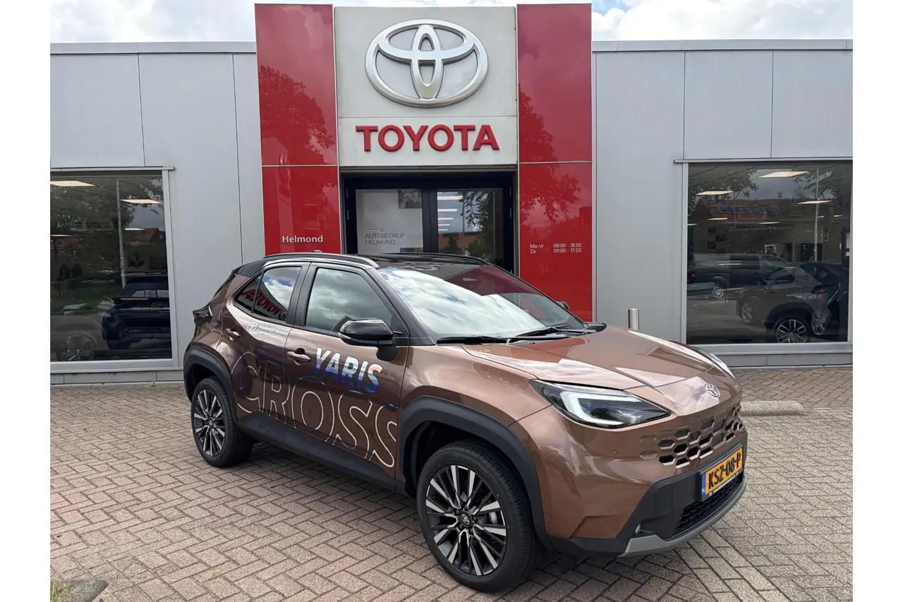 Toyota Yaris Cross 1.5 Hybrid 130 Executive 2026, photo 1