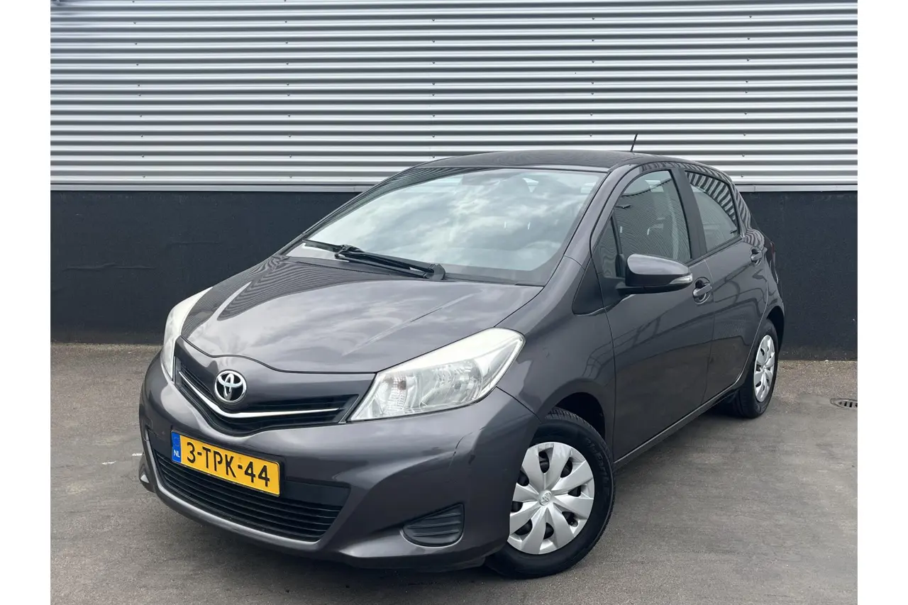 Toyota Yaris 1.0 VVT-i Now 2014, foto 1