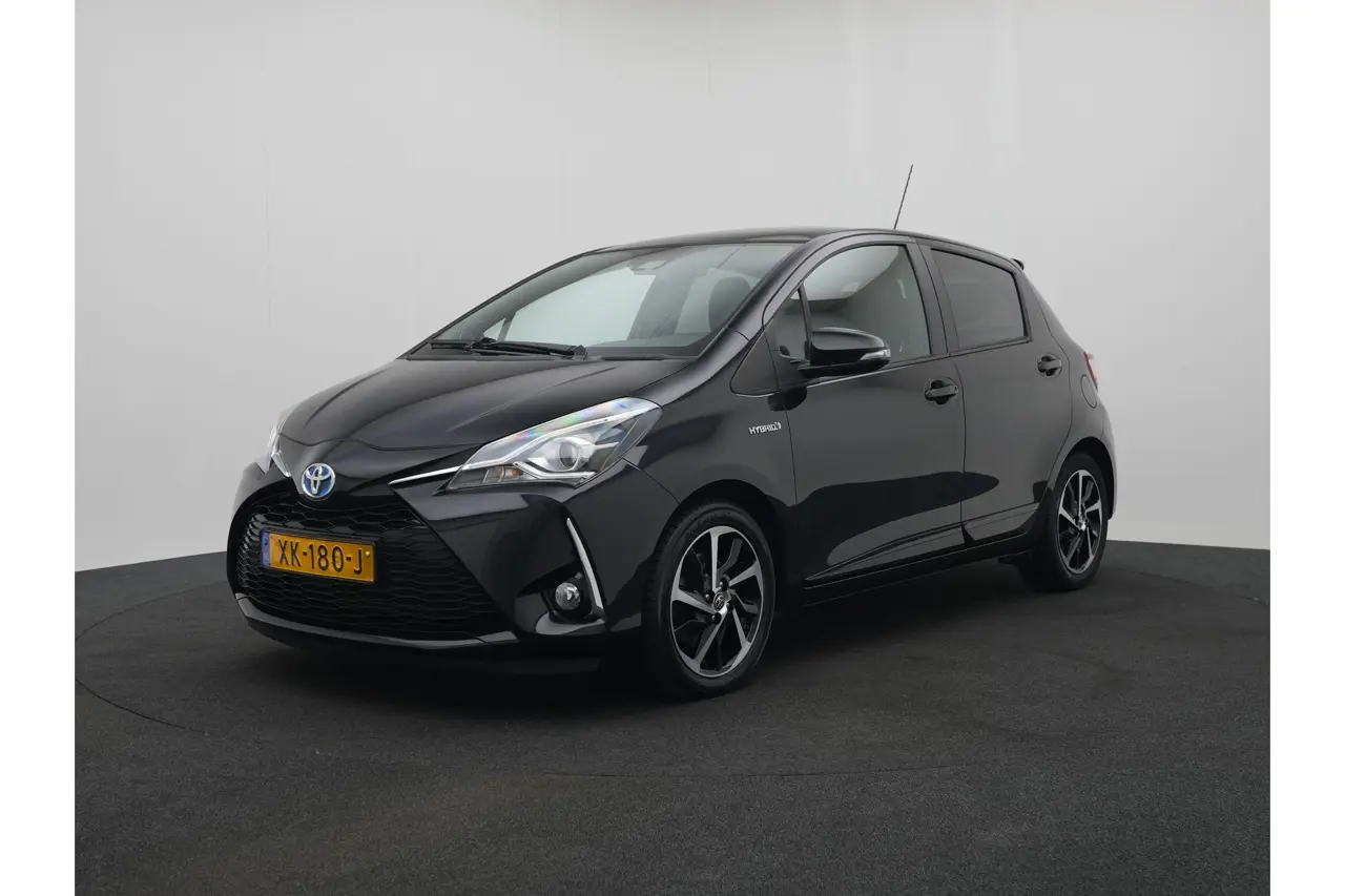 Toyota Yaris 1.5 Hybrid Executive 2019, foto 1