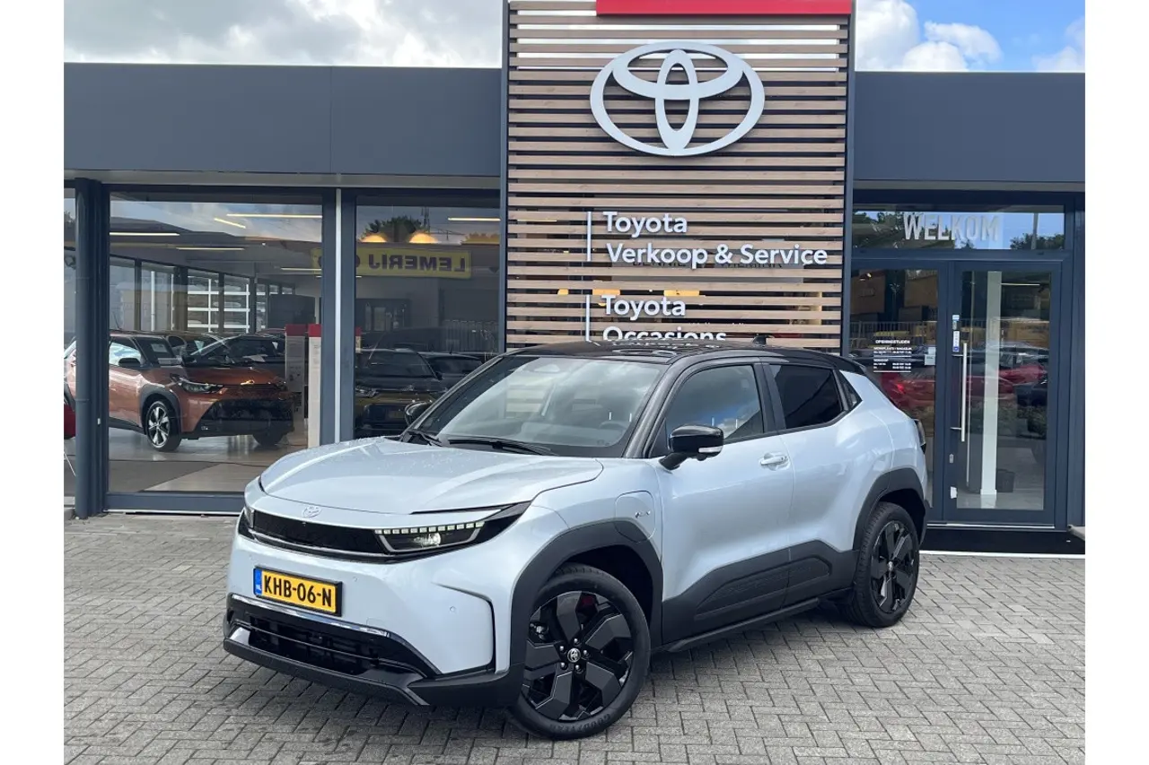 Toyota Urban Cruiser Executive 61 kWh 2026, foto 1
