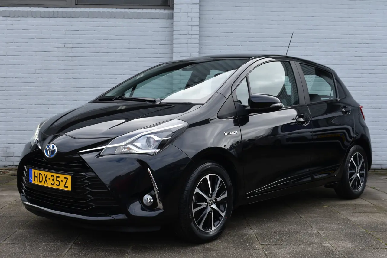 Toyota Yaris 1.5 Hybrid Dynamic Limited Automaat 100Pk 2020, foto 1