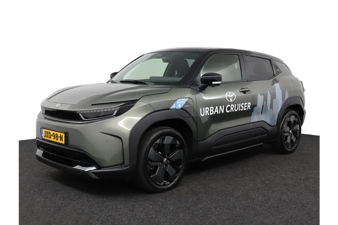 Toyota Urban Cruiser Executive 61 kWh 2026, foto 1
