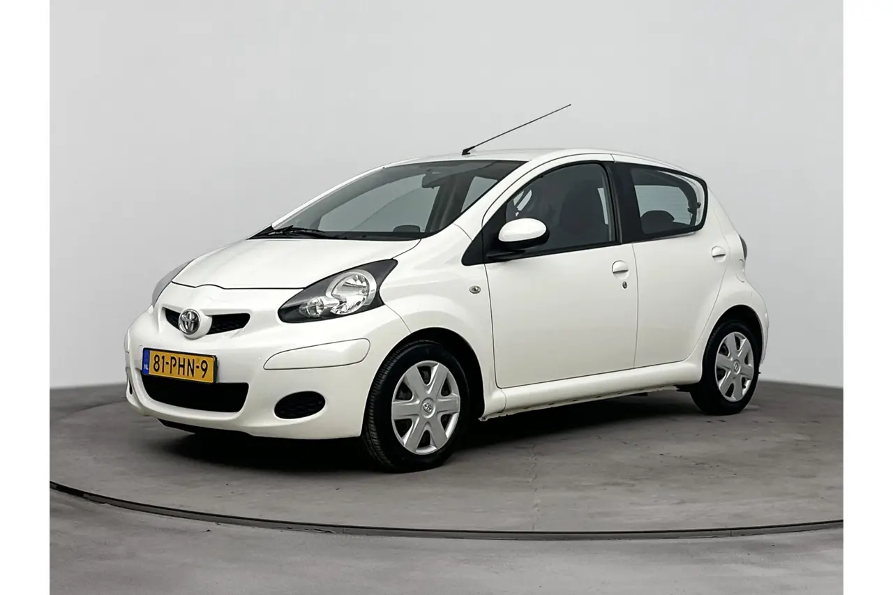 Toyota Aygo 1.0-12V Comfort Navigator 2011, foto 1