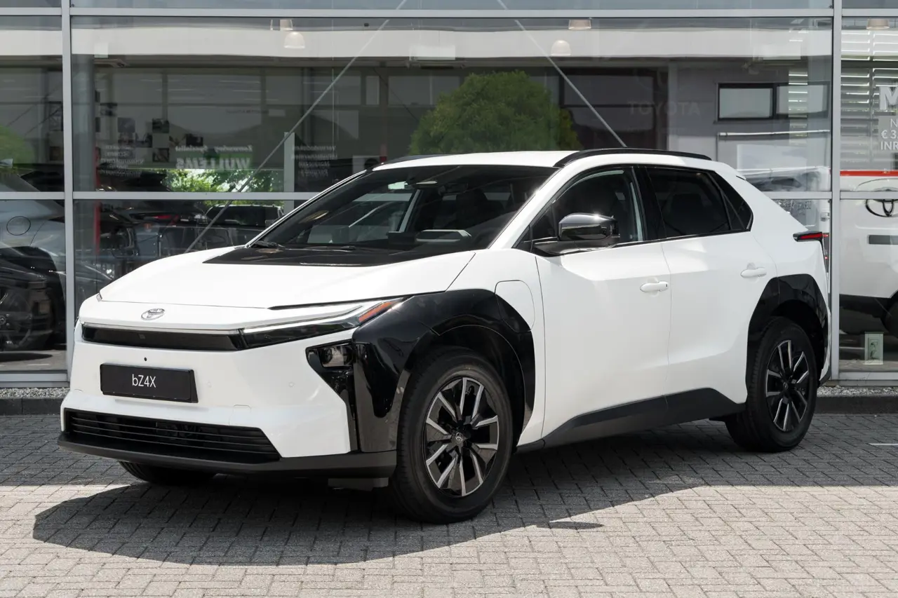 Toyota bZ4X Dynamic 73 kWh 2026, foto 1