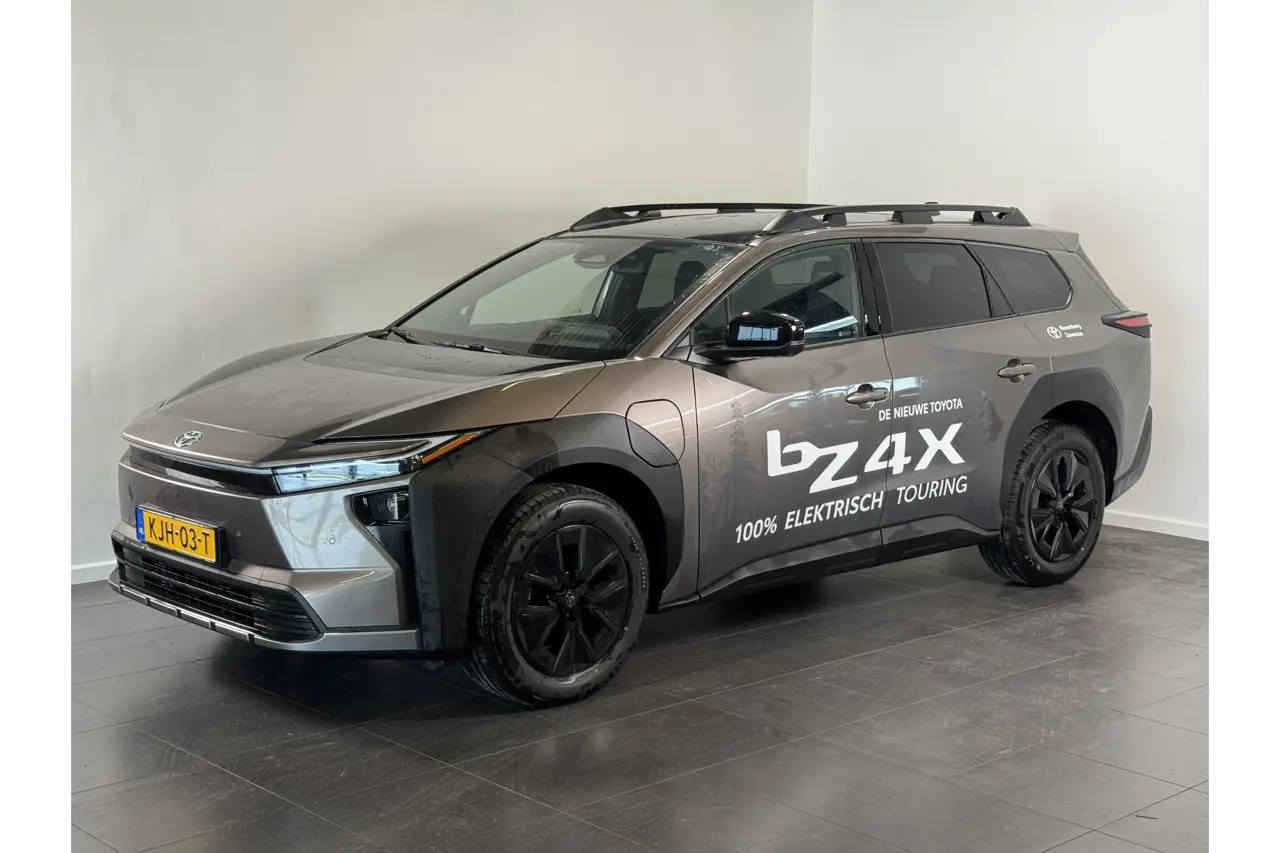 Toyota bZ4X Executive AWD 74,7Kwh 2026, foto 1