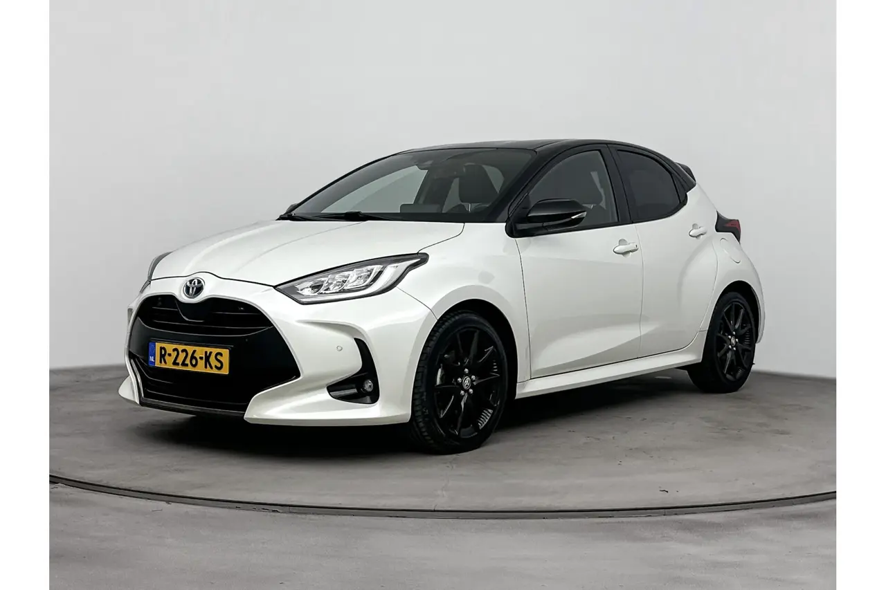 Toyota Yaris 1.5 Hybrid Executive 2022, foto 1