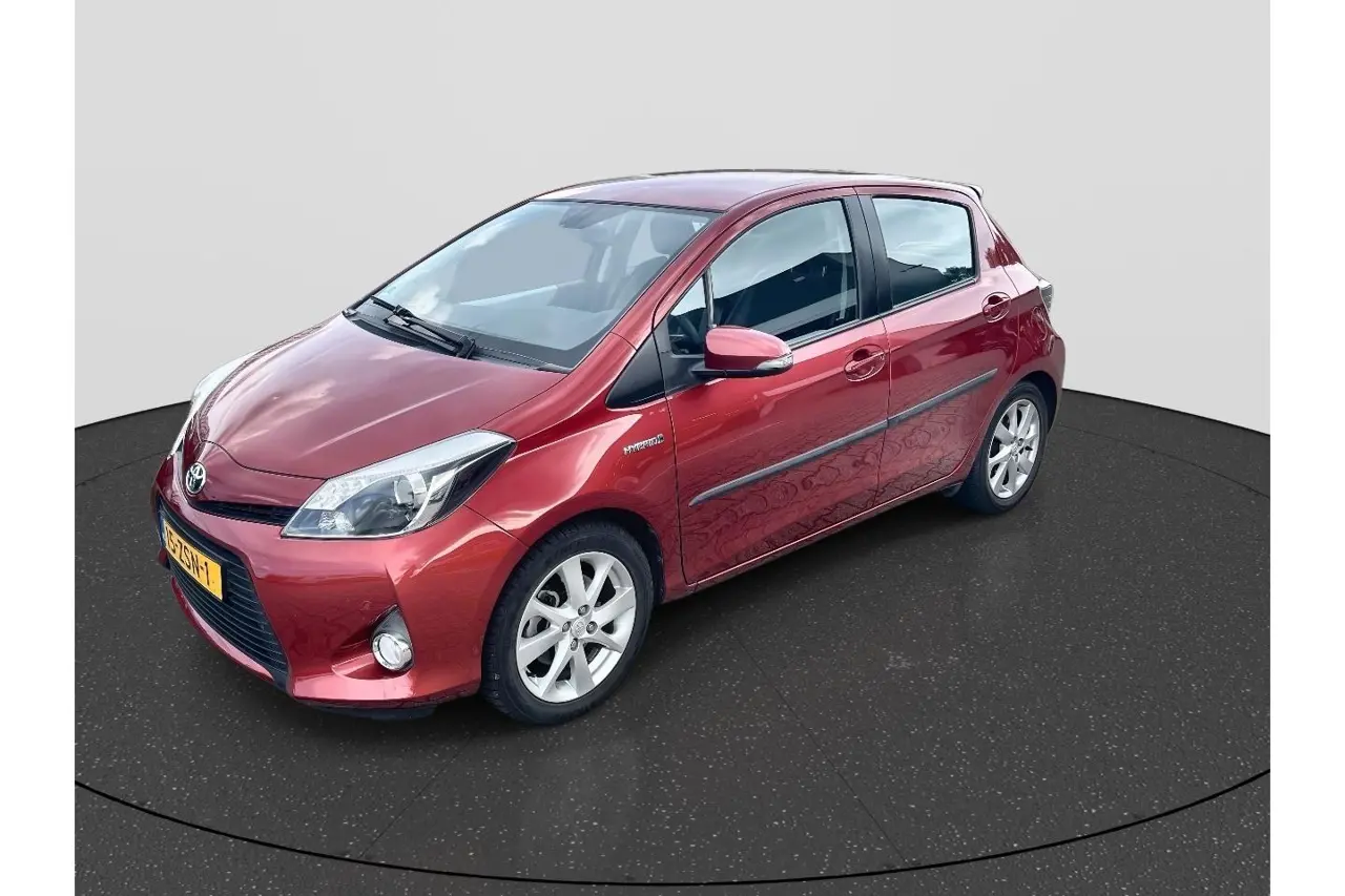 Toyota Yaris 1.5 Full Hybrid Dynamic 2013, foto 1