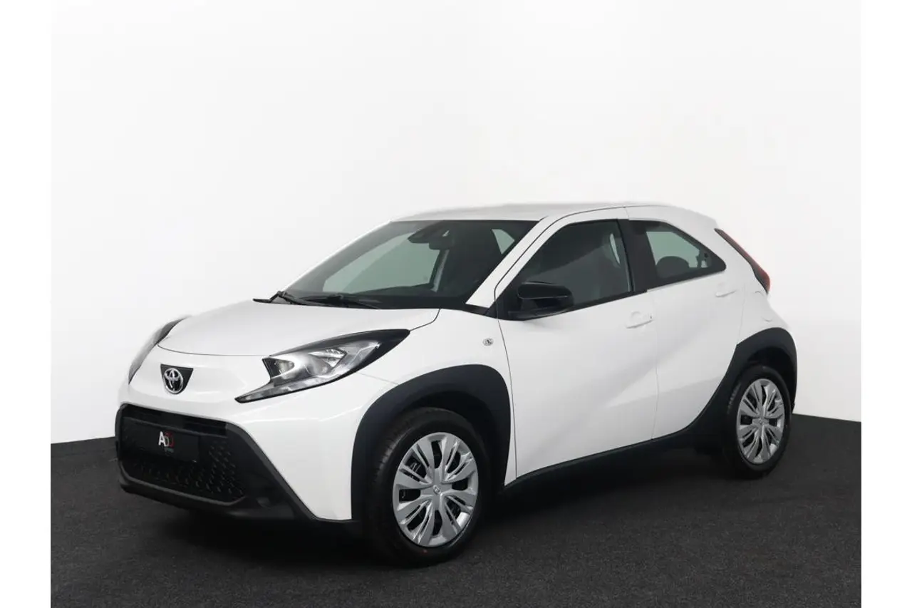 Toyota Aygo X 1.0 VVT-i S-CVT Play 2025, foto 1