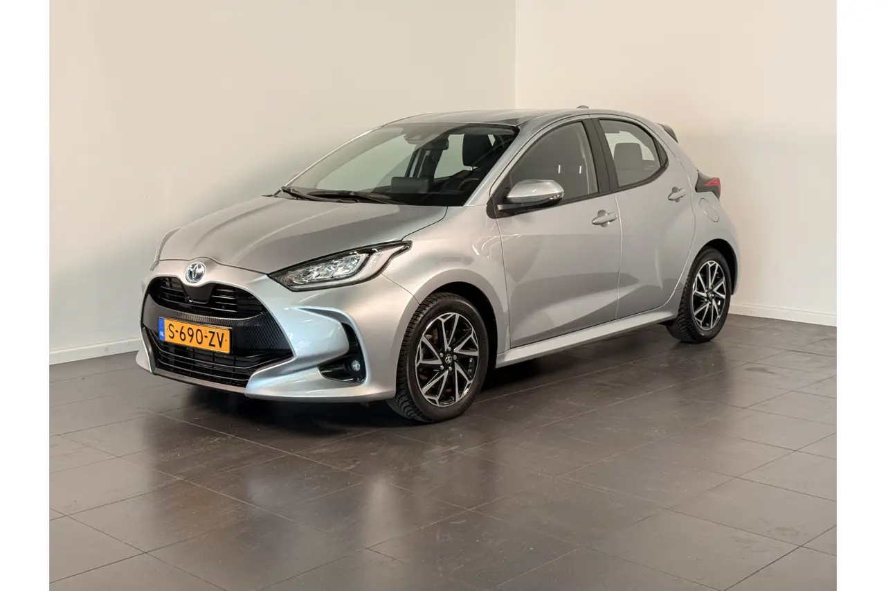 Toyota Yaris 1.5 Hybrid Dynamic 2023, foto 1