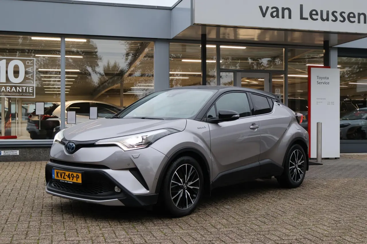 Toyota C-HR 1.8 Hybrid Bi-Tone 2019, foto 1