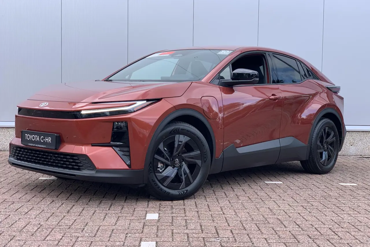Toyota C-HR First Edition 77 kWh 2026, foto 1