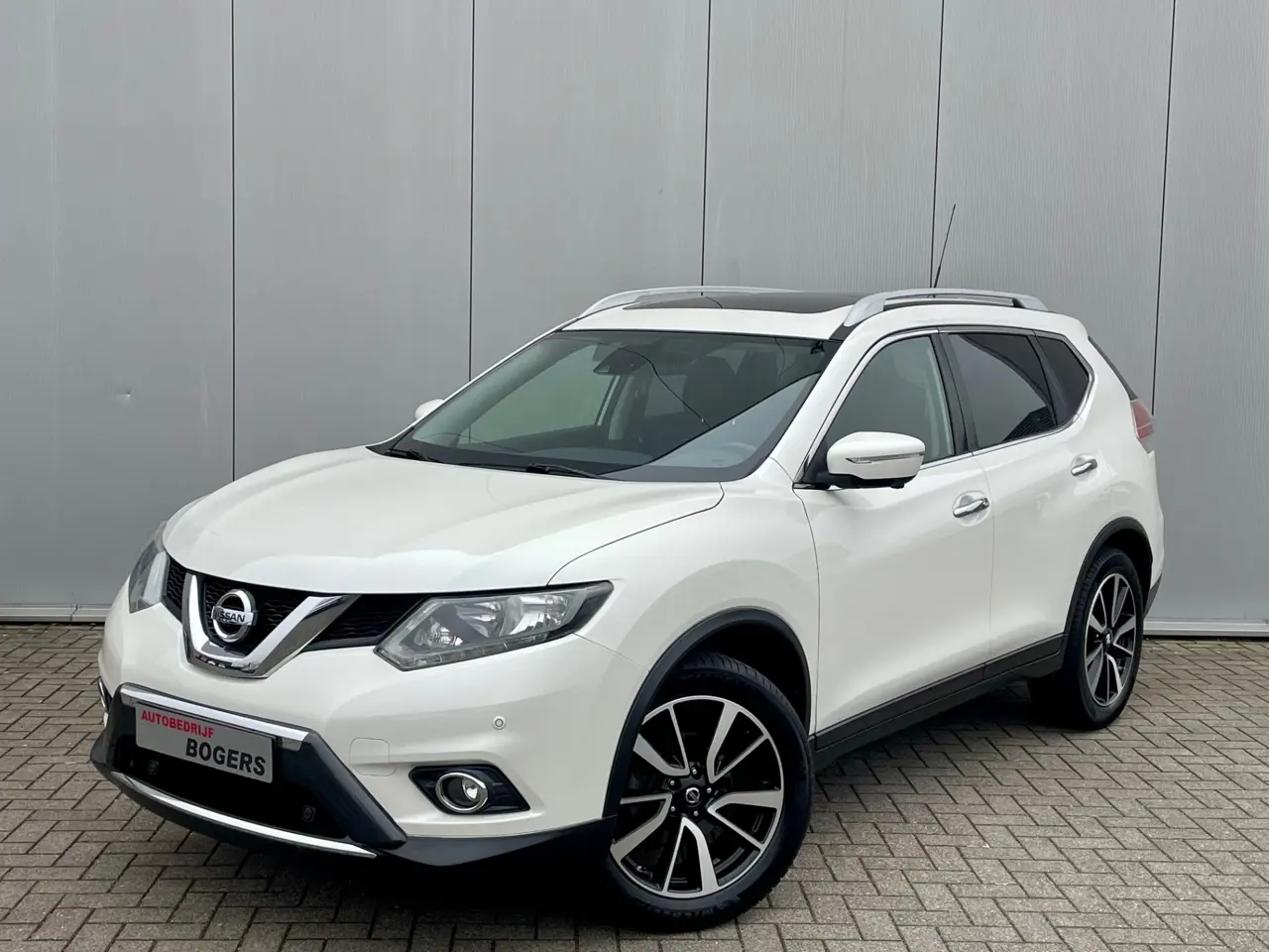Nissan X-Trail 1.6 Dig-T N-Connecta 2016, foto 1