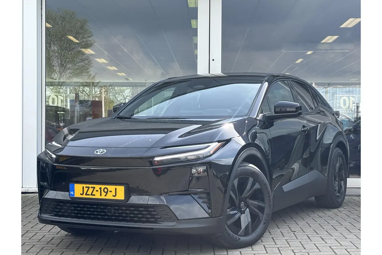Toyota C-HR First Edition 77 kWh 2026, foto 1