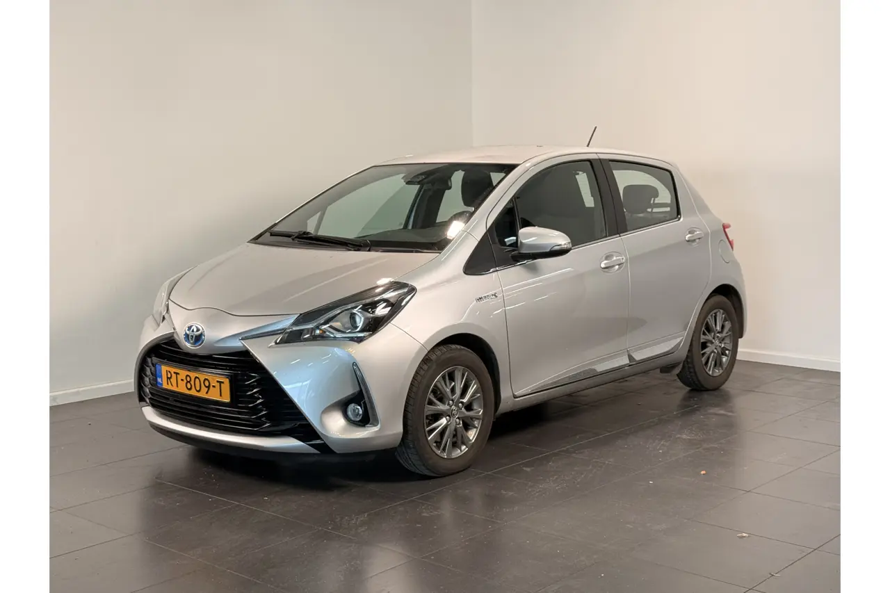Toyota Yaris 1.5 Hybrid Executive 2018, foto 1