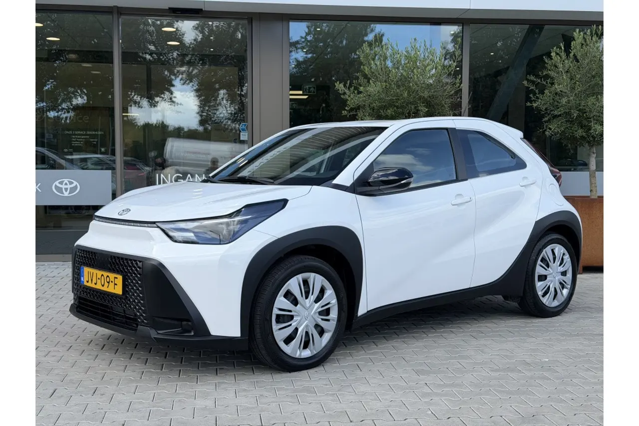 Toyota Aygo X Hybrid 115 Play 2026, foto 1