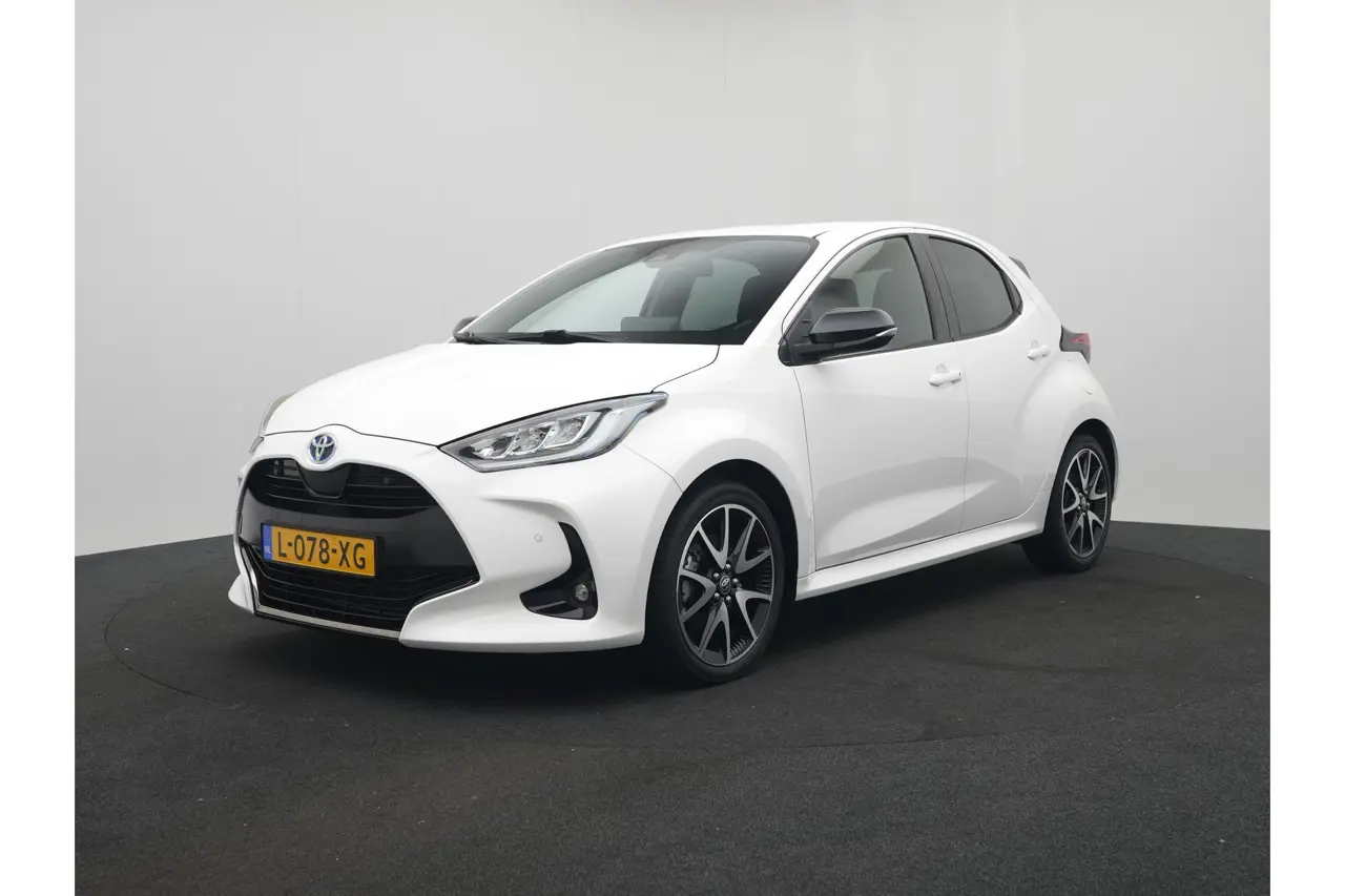 Toyota Yaris 1.5 Hybrid Executive 2021, foto 1