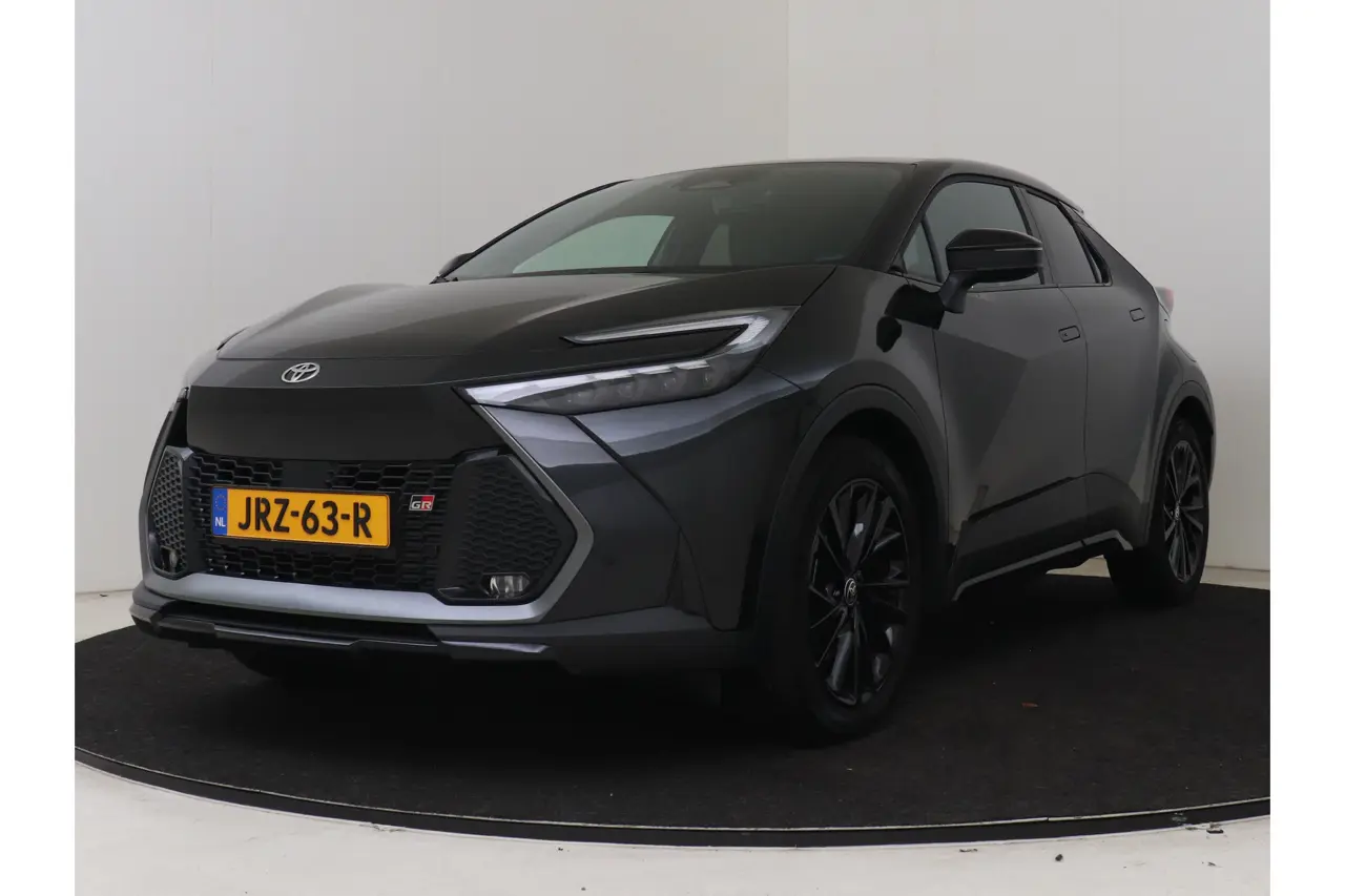 Toyota C-HR 2.0 Plug-In Hybrid 220 Black Edition 2025, foto 1