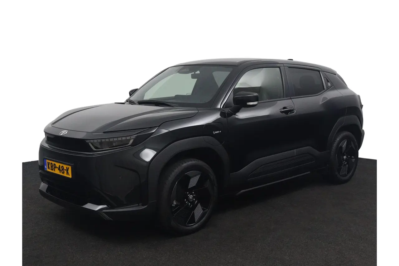 Toyota Urban Cruiser Dynamic 61 kWh 2026, foto 1