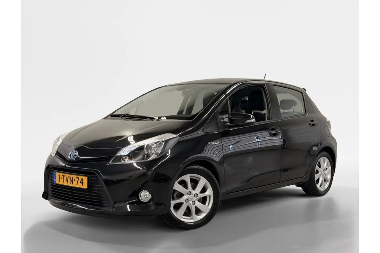 Toyota Yaris 1.5 Hybrid Dynamic 2014, foto 1