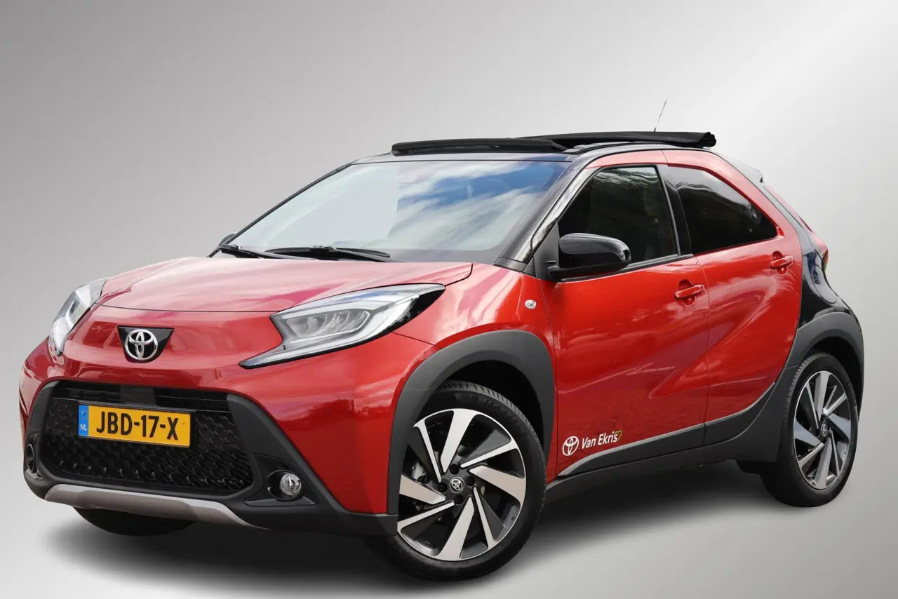 Toyota Aygo X 1.0 VVT-i Envy Cabrio 2025, foto 1
