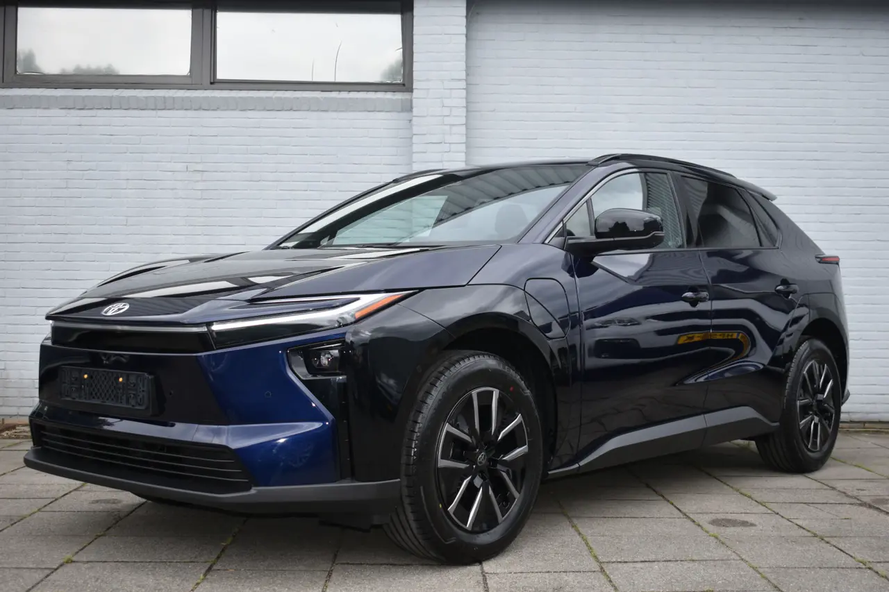 Toyota bZ4X Executive 73 kWh Automaat 224Pk 2025, foto 1
