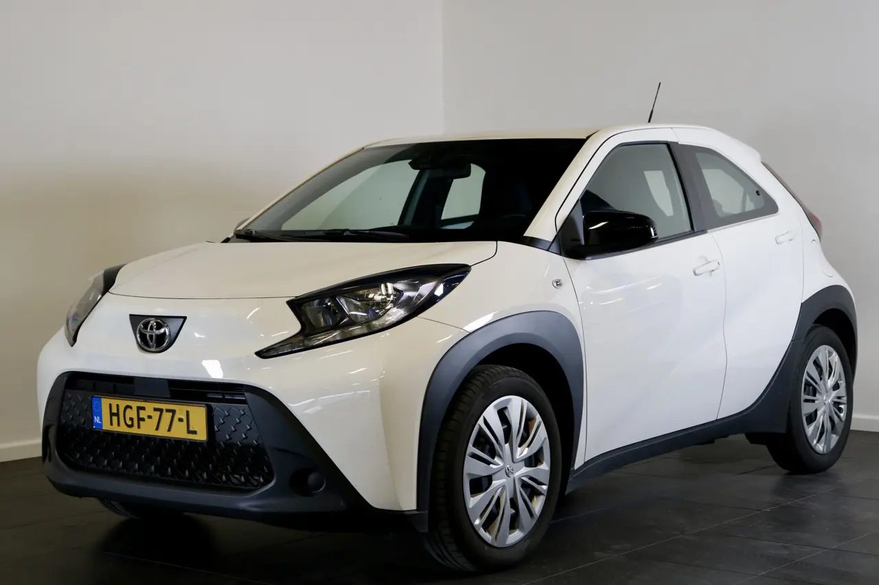 Toyota Aygo X 1.0 VVT-i Mt Play 2025, foto 1