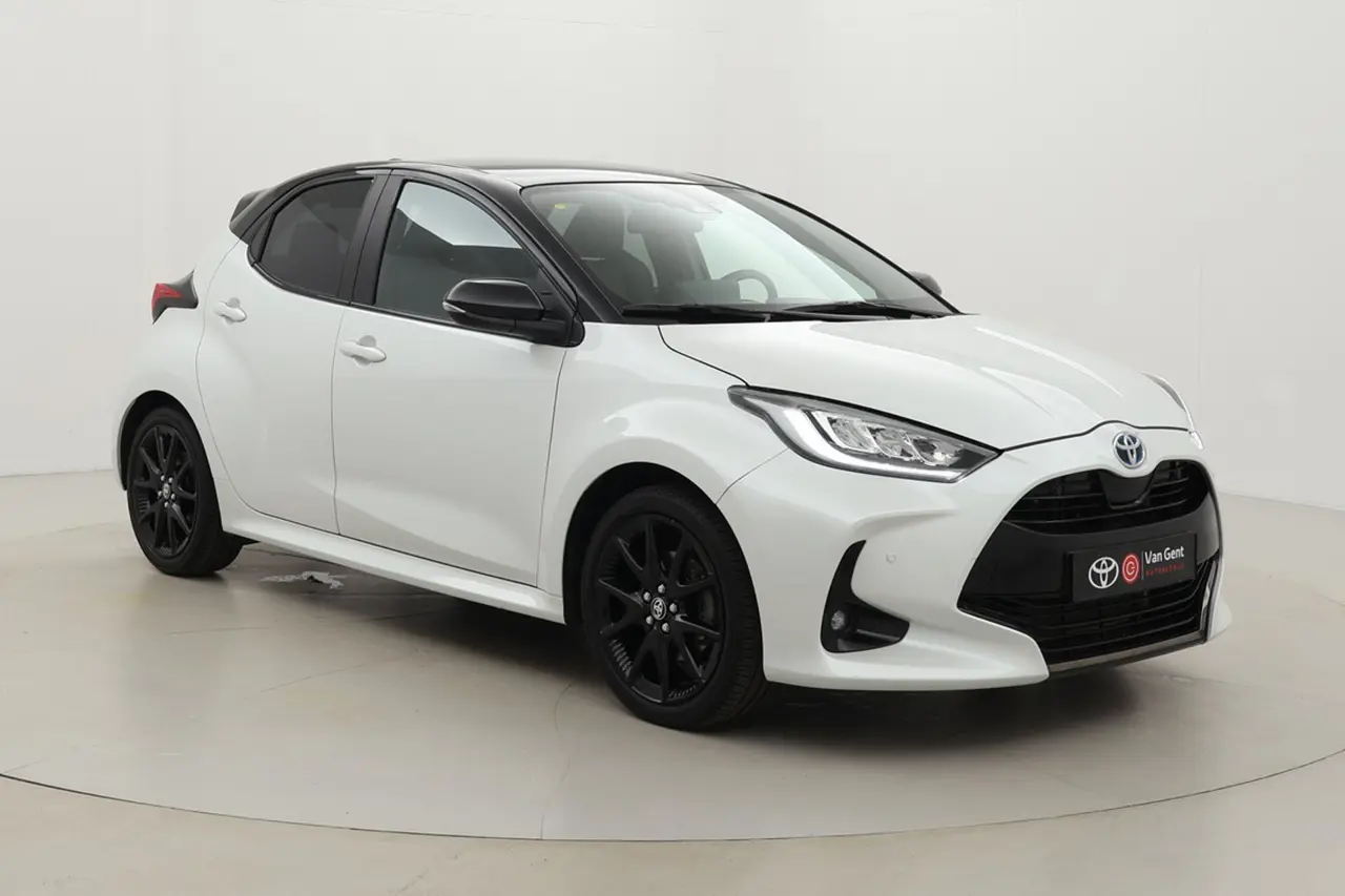 Toyota Yaris 1.5 Hybrid Executive 2022, foto 1