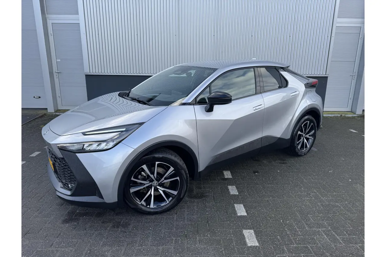 Toyota C-HR 2.0 Plug-In Hybrid 220 Dynamic 2025, foto 1