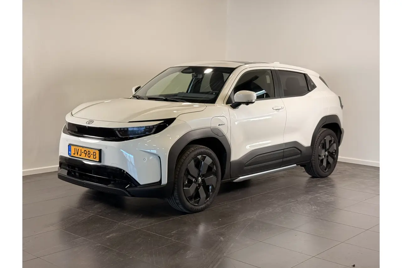 Toyota Urban Cruiser Executive 61 kWh 2026, foto 1