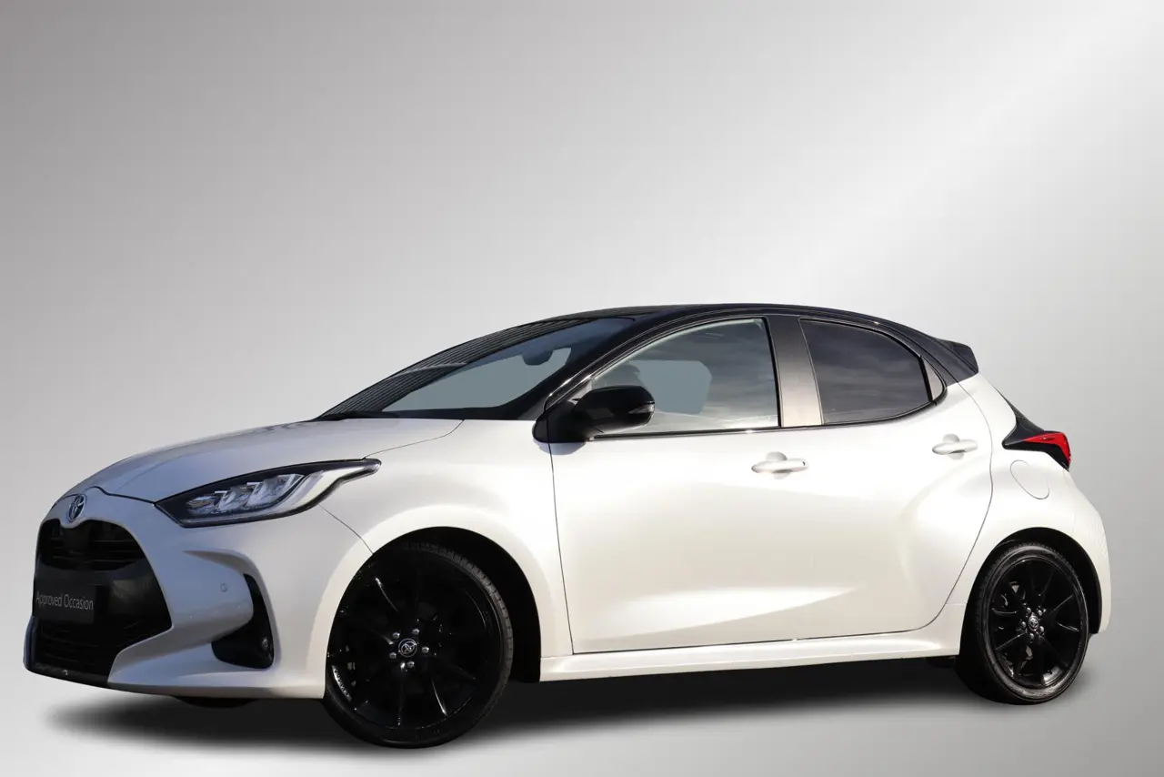 Toyota Yaris 1.5 Hybrid Executive, Panodak, 2022, foto 1