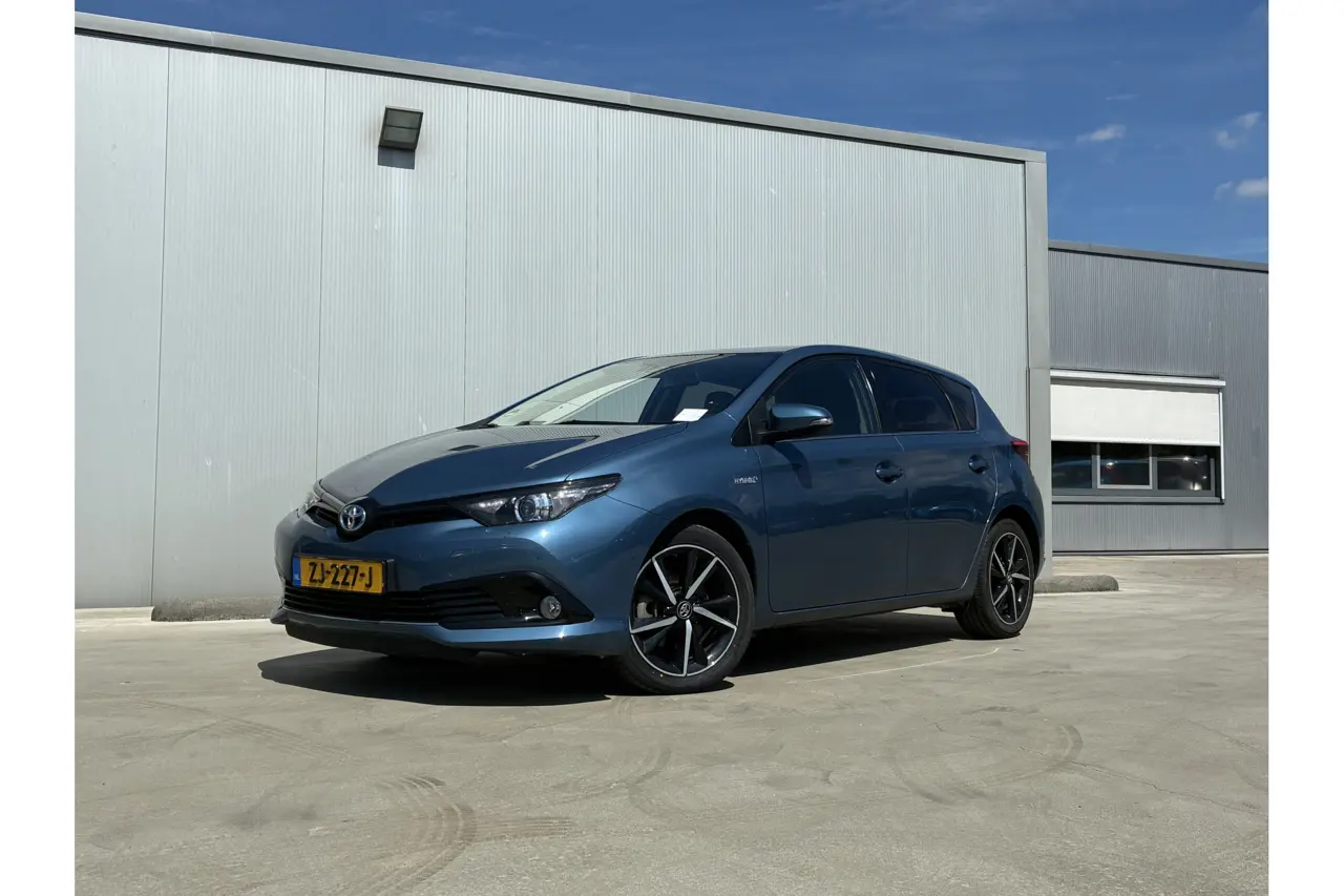 Toyota Auris 1.8 Hybrid Dynamic Ultimate Automaat 2019, foto 1