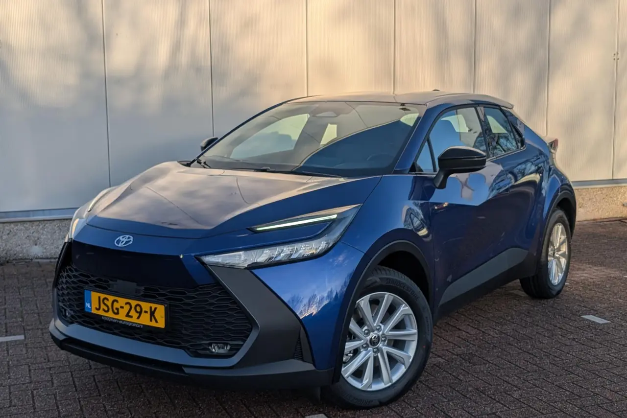 Toyota C-HR 2.0 Plug-In Hybrid 220 Active 2026, foto 1